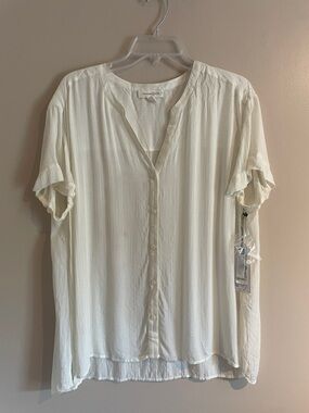 Treasure & Bond Cream Button-Front Short Sleeve Blouse